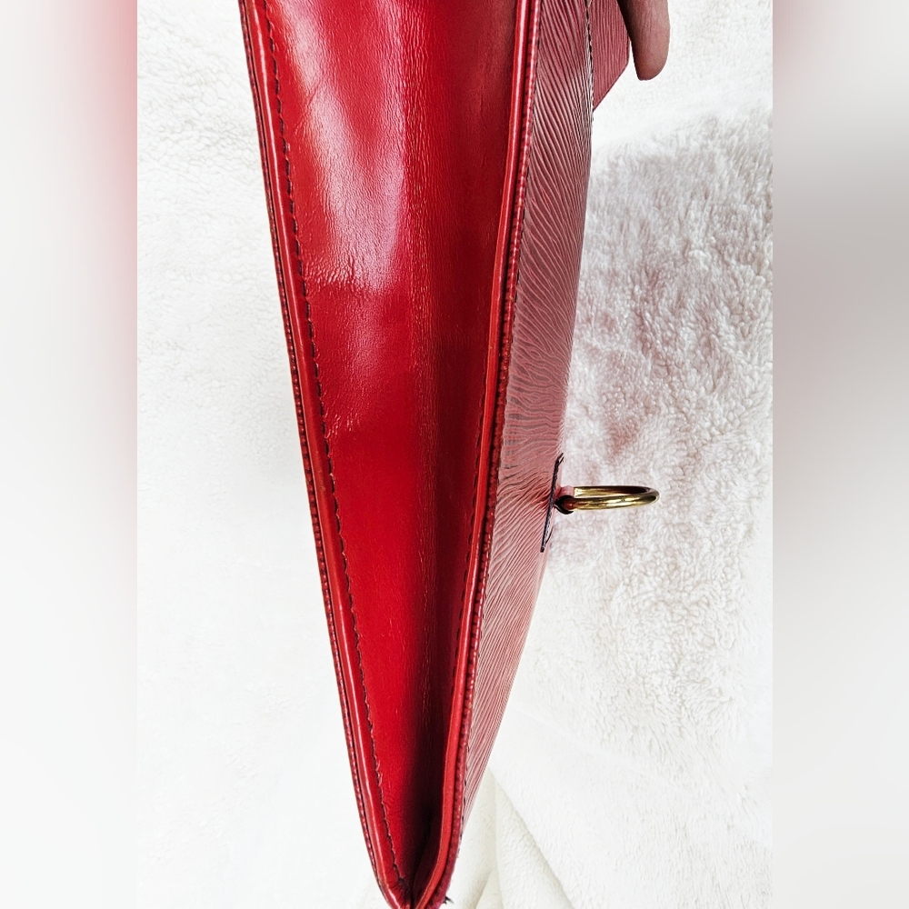 Louis Vuitton Elegant Red Epi Leather Clutch Bag - Picture 7 of 13